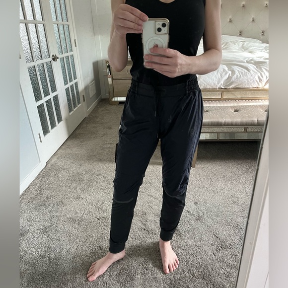 NWT - On Running Pants - Women’s Size Small - BLACK - Picture 2 of 8